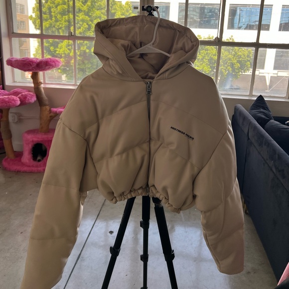 This vegan leather cropped jacket from mistressrocks is everything and more!! - Picture 3 of 5